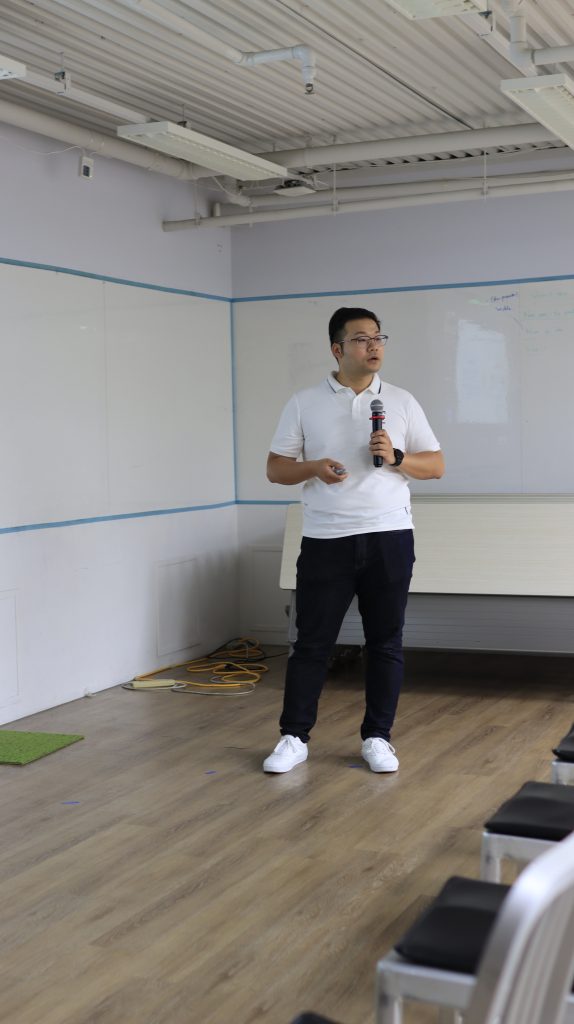 Anh Ngô Hà Anh - Đại diện Ban chấp hành VPJ, chia sẻ về hoạt động tổ chức